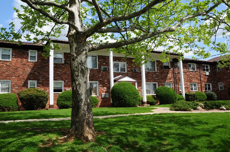 Hilltop Estates | Edison NJ Apartments for Rent