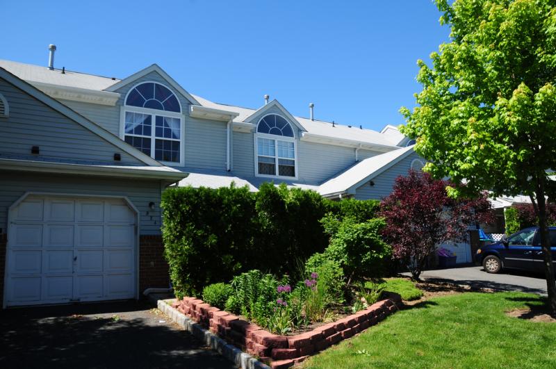 Indian Head Exterior