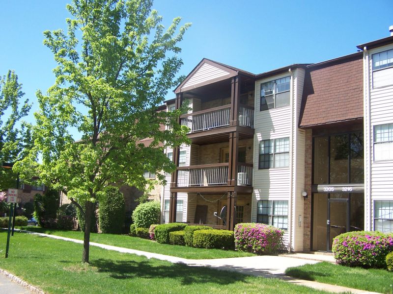 Woodbridge Center Plaza Woodbridge NJ Apartments for Rent
