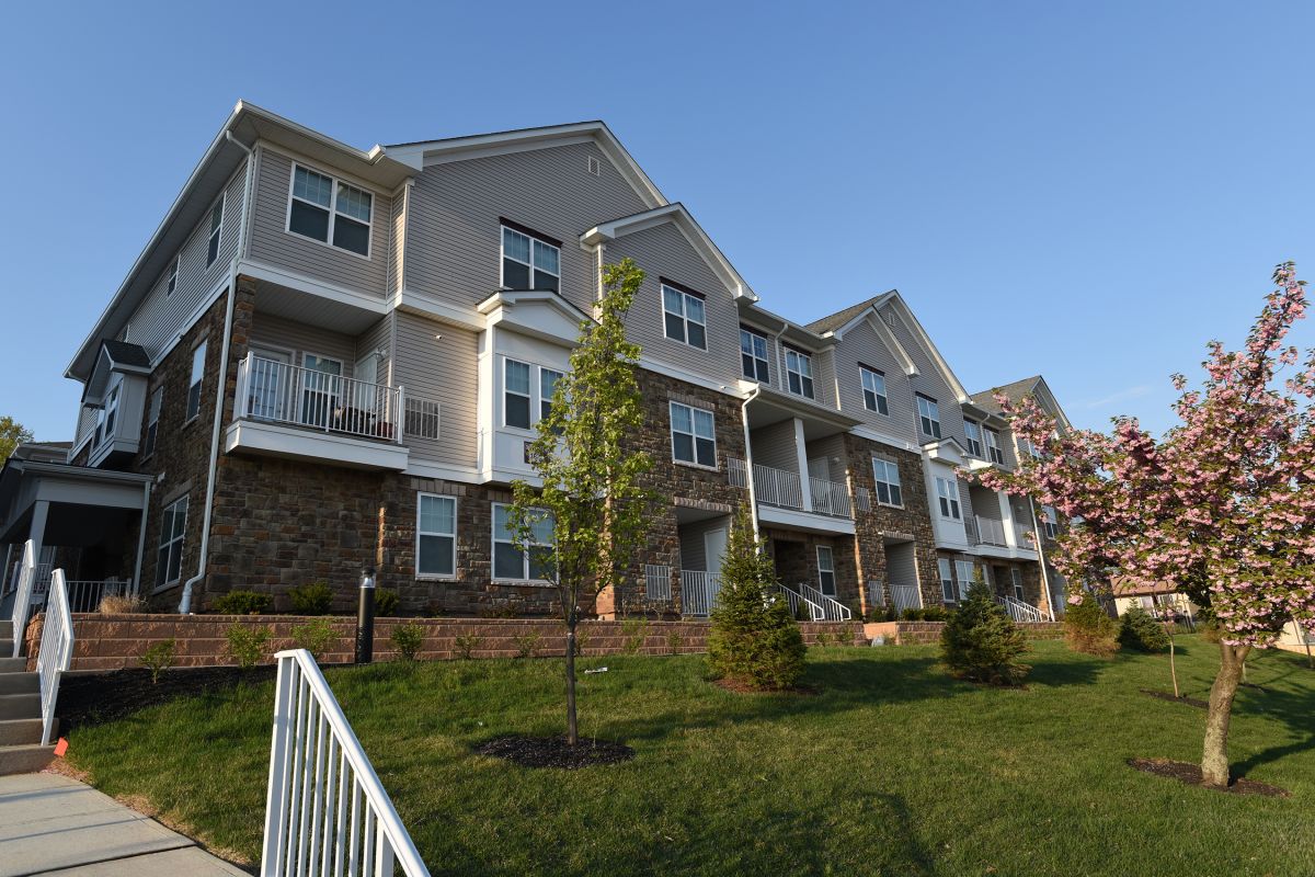 Colonial Heights Apartments | Avenel NJ Apartments for Rent